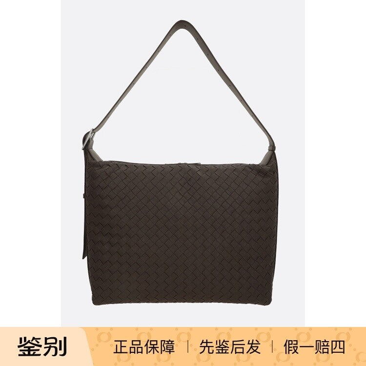 Bottega Veneta Men's Traveler Bag in Brown