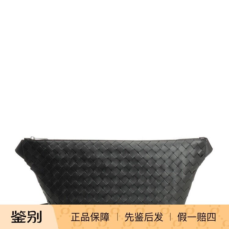 Bottega Veneta Men's Day Sling Bv Shoulder Bag in Black