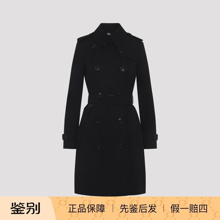 Burberry Women's Chelsea Trench Coat in Black