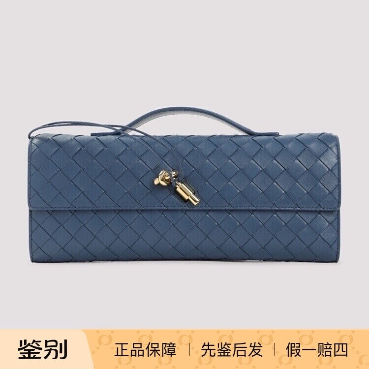Bottega Veneta Women's Andiamo Clutch Clutch in Blue