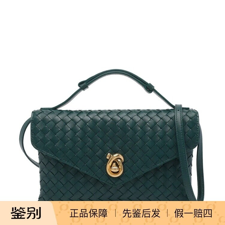 Bottega Veneta Women's Knot Lock Bv Shoulder Bag in Green