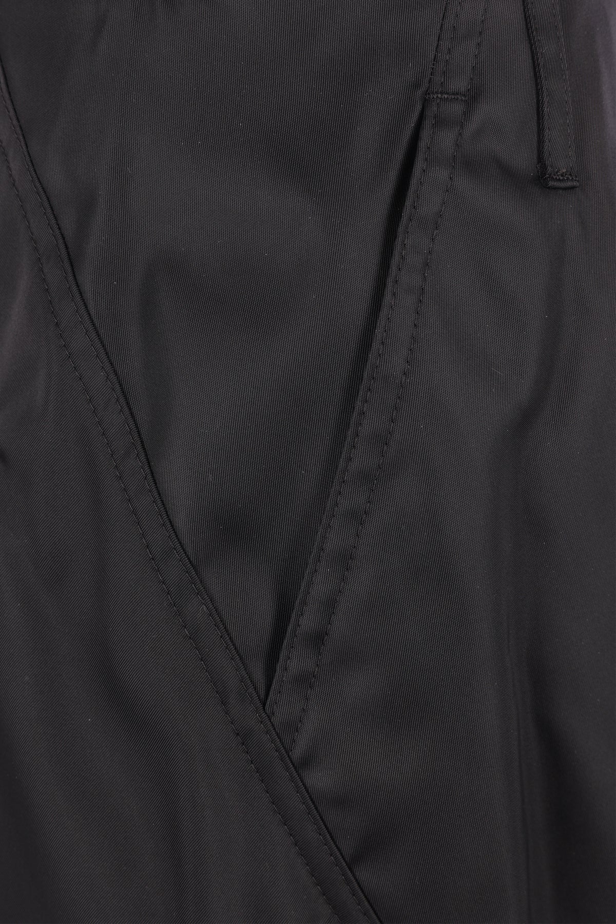 Alaia Women's Trousers in Black