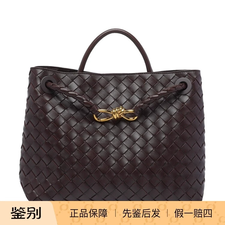 Bottega Veneta Women's Andiamo Medium Shoulder Bag in Burgundy