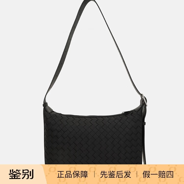 Bottega Veneta Men's Traveler Small Crossbody Bag in Black