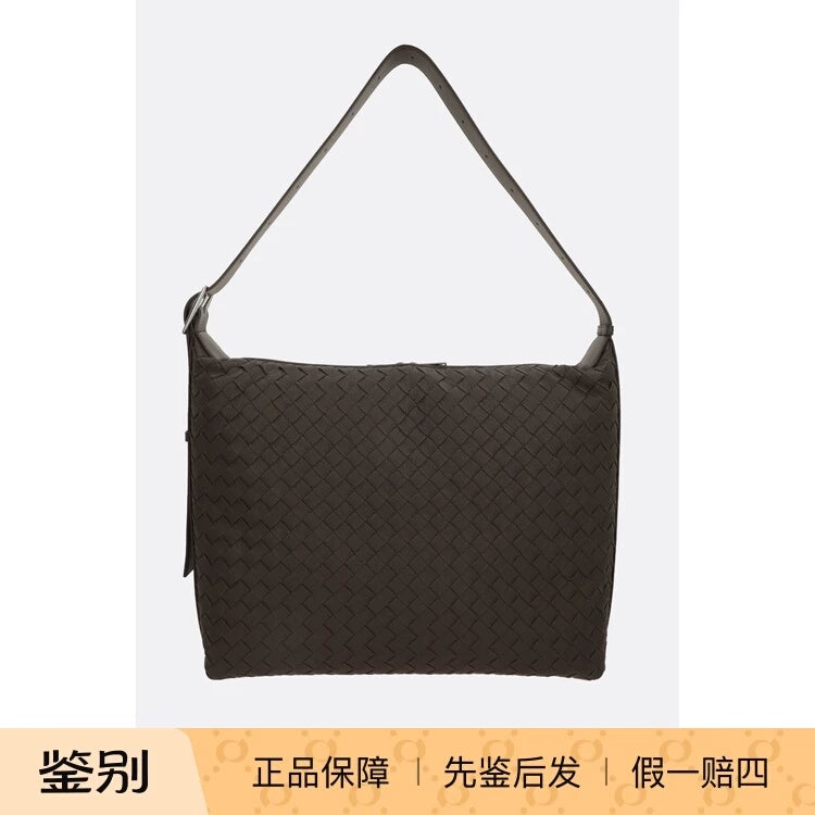 Bottega Veneta Men's Traveler Bag in Brown