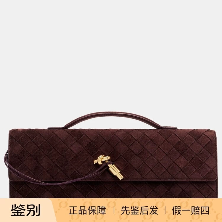 Bottega Veneta Women's Andiamo Clutch in Red