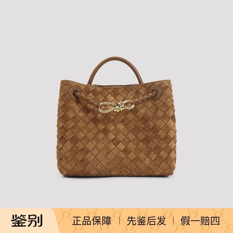 Bottega Veneta Women's Andiamo Small Shoulder Bag