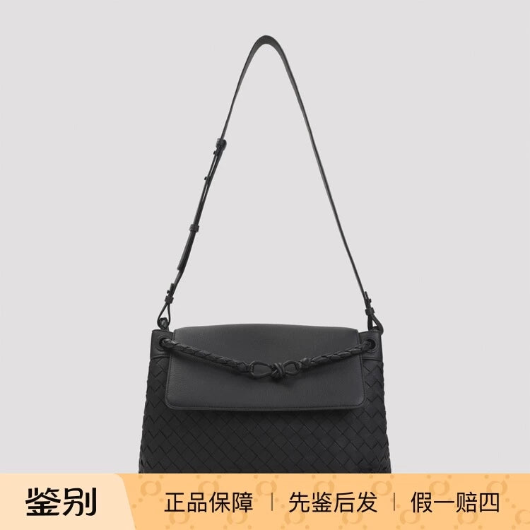 Bottega Veneta Men's Andiamo Bv Medium Bag
