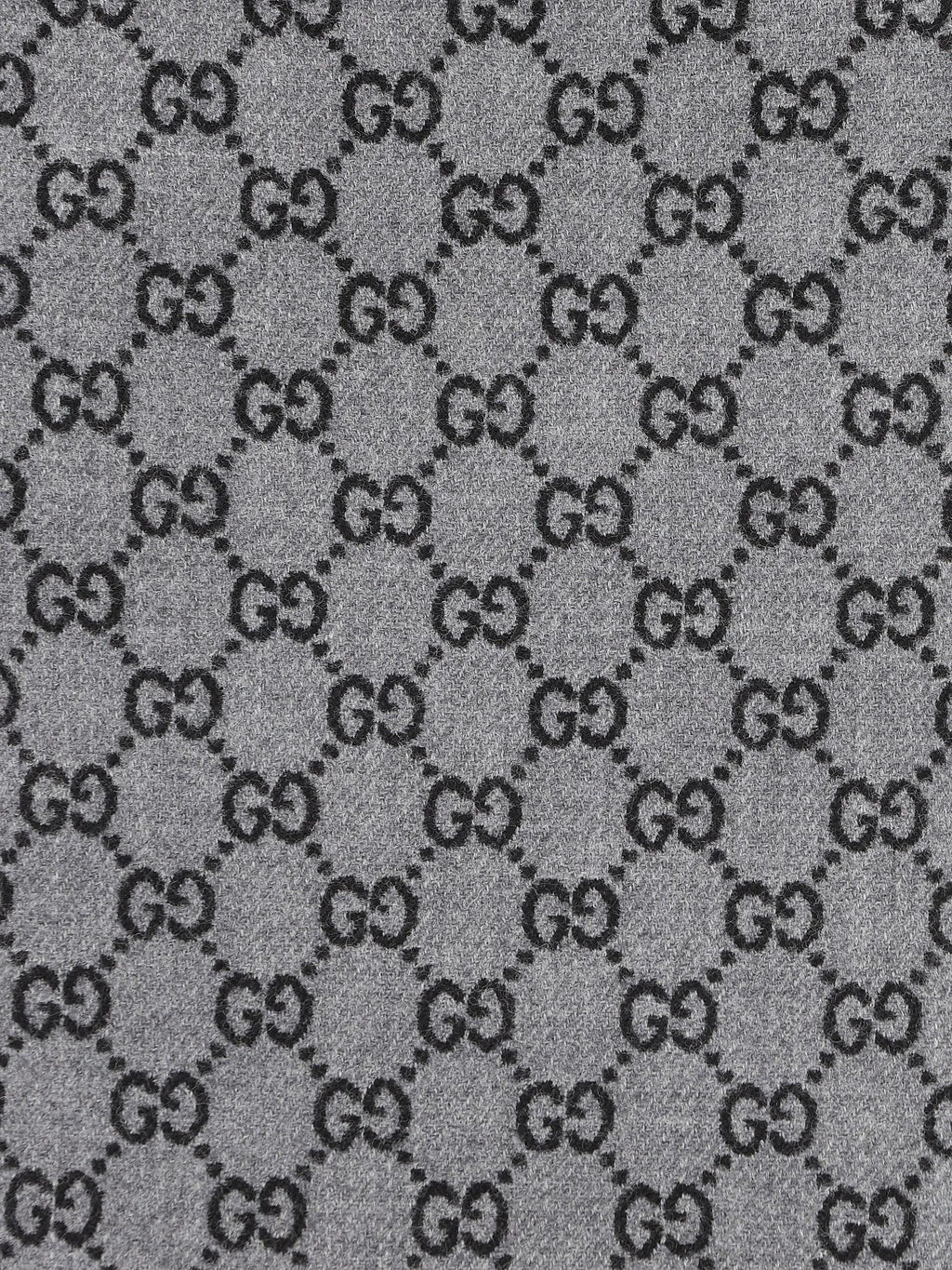 Gucci Men's Scarf in Grey