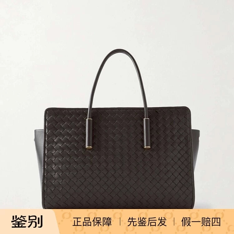 Bottega Veneta Women's Barbara Bv 26 Small Tote Bag in Brown