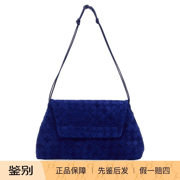 Bottega Veneta Women's Giorno Medium Shoulder Bag in Blue