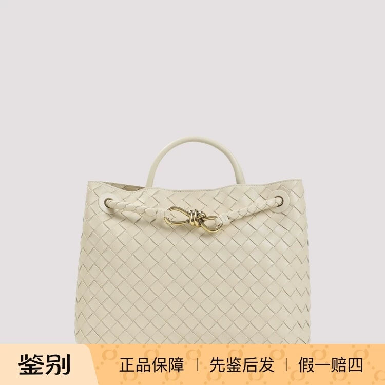 Bottega Veneta Women's Andiamo Medium Shoulder Bag in White