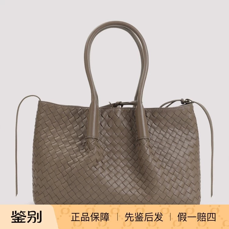 Bottega Veneta Women's Bv Pinacoteca Medium Bag