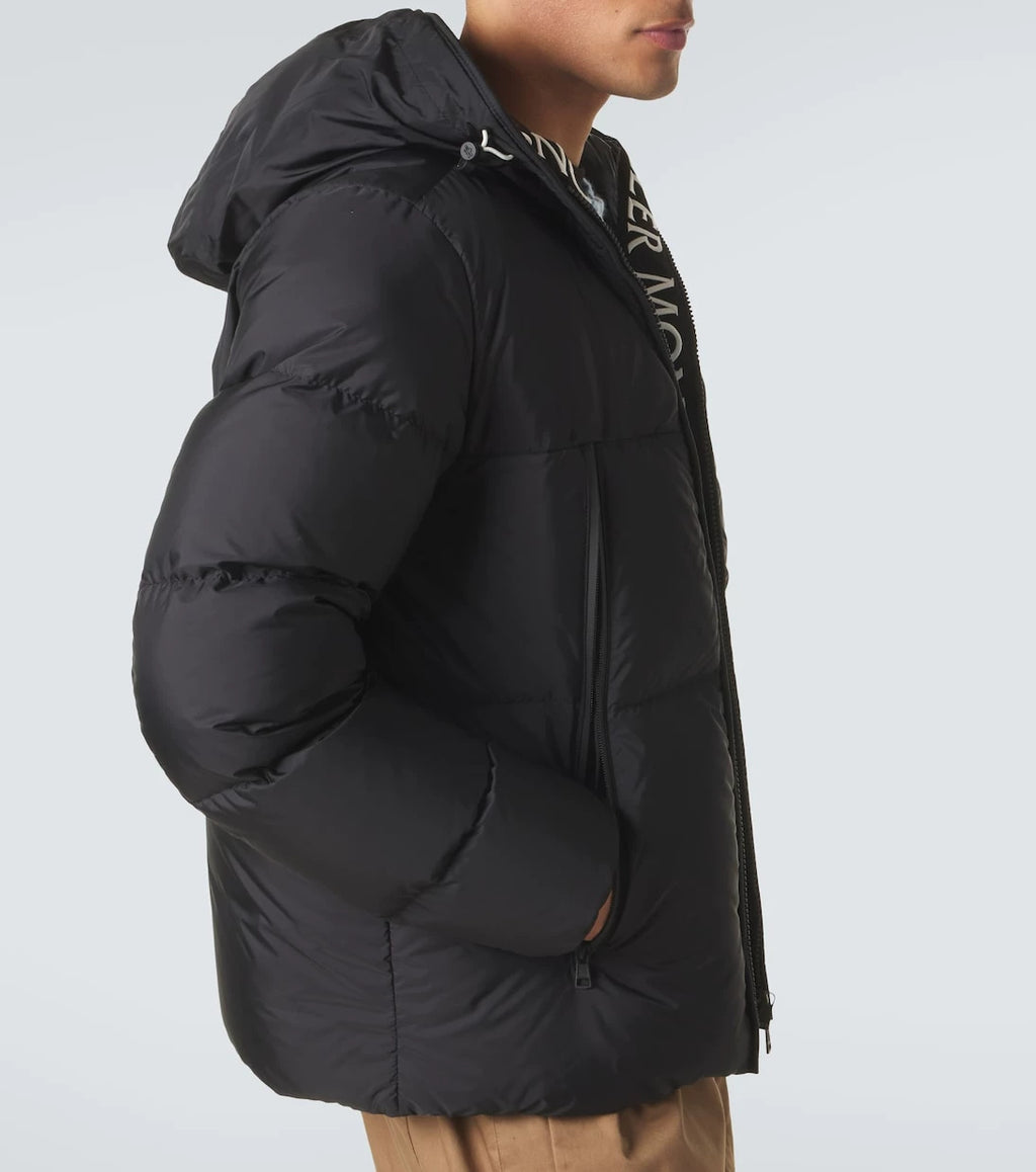 Moncler Men's Montcla Down Jacket in Black
