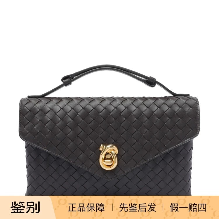 Bottega Veneta Women's Knot Lock Bv Shoulder Bag in Brown