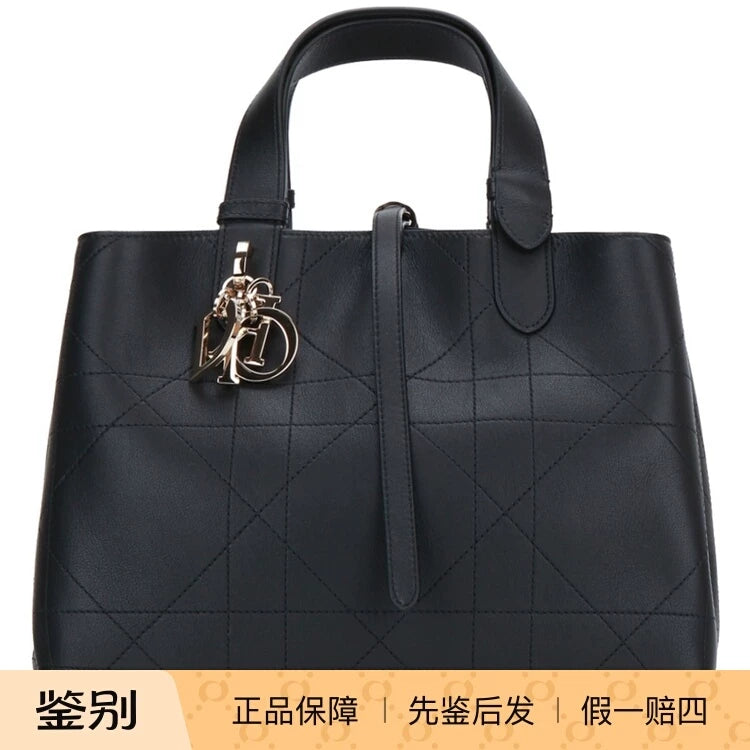 Dior Women's Toujours Medium Shoulder Bag in Black