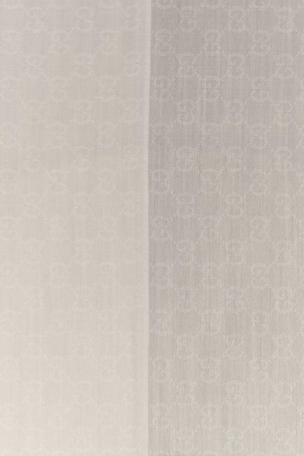 Gucci Women's Cashmere Stole in Grey - view 2