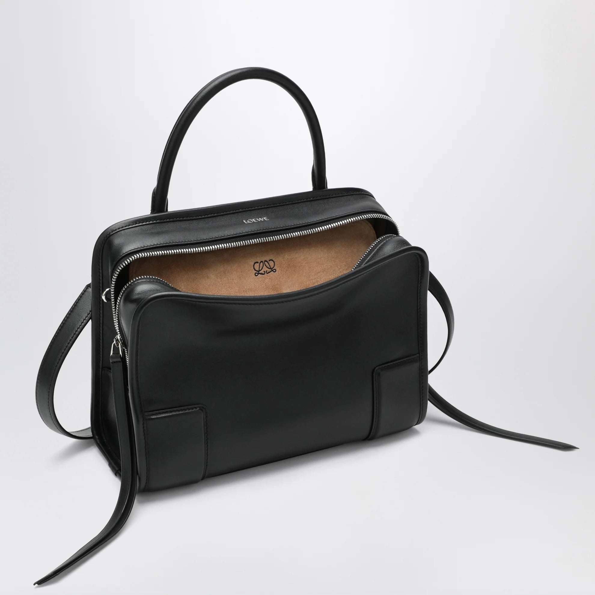 Loewe Women's Amazona 180 Medium Shoulder Bag